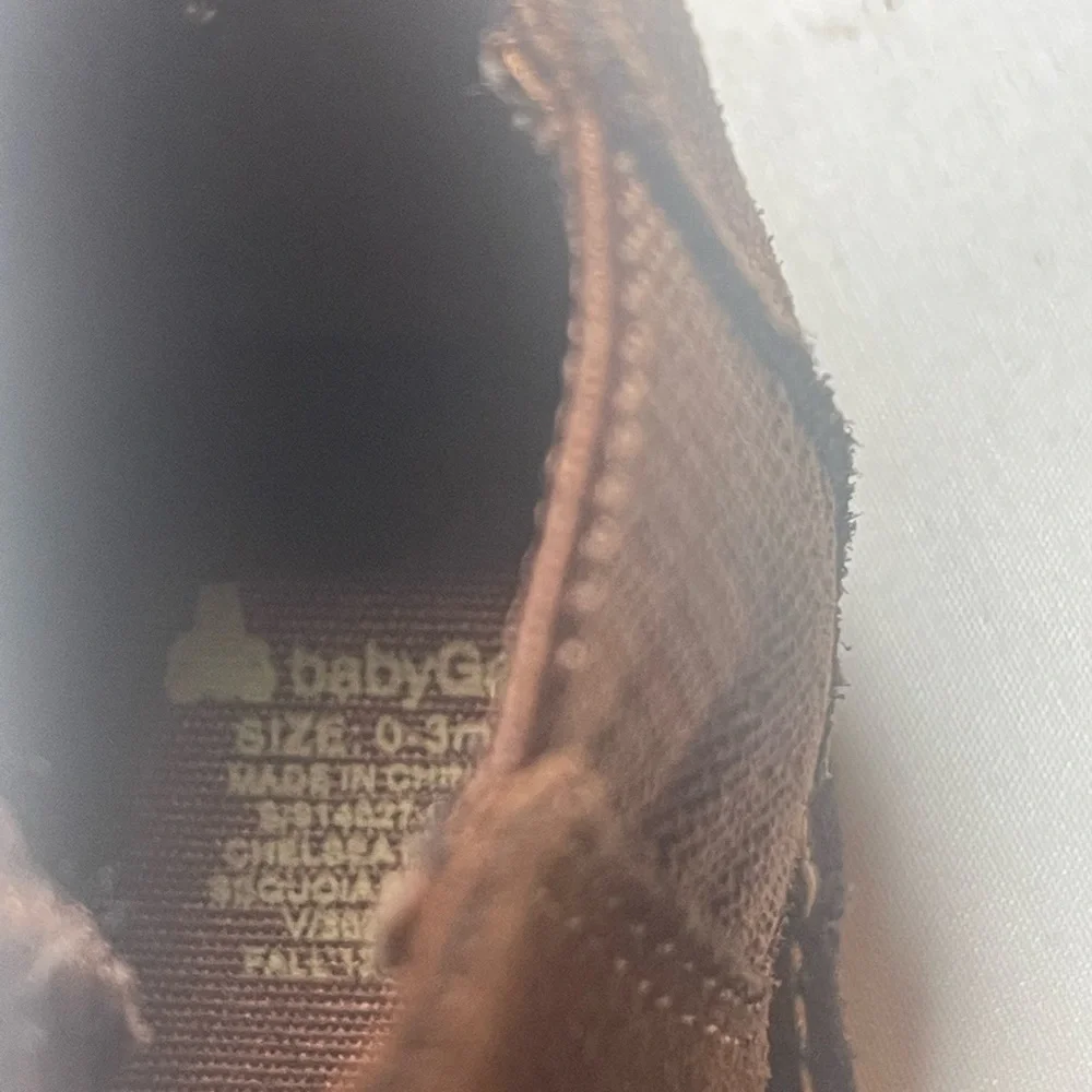 Baby Gap Suede Moccasins (0-3 mos) - Picture 6 of 7